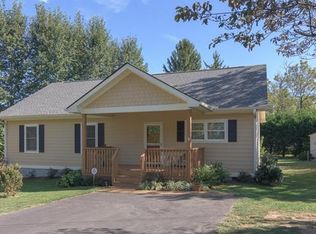 7 Bell Rd, Asheville, NC 28805