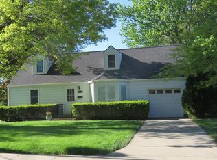 5911 W 52nd St, Mission, KS 66202
