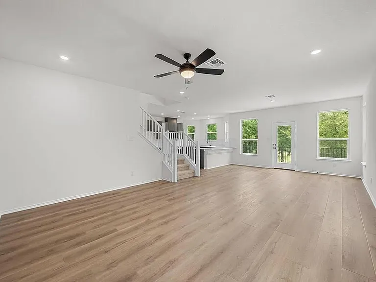 612 Saint Cindys Way — Photo 5