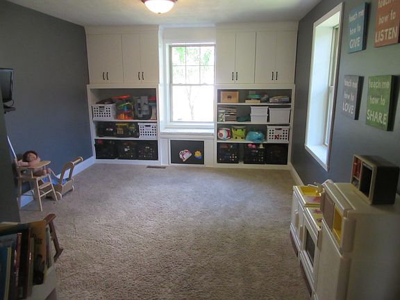 4th image of 1030 E Cragmont Dr