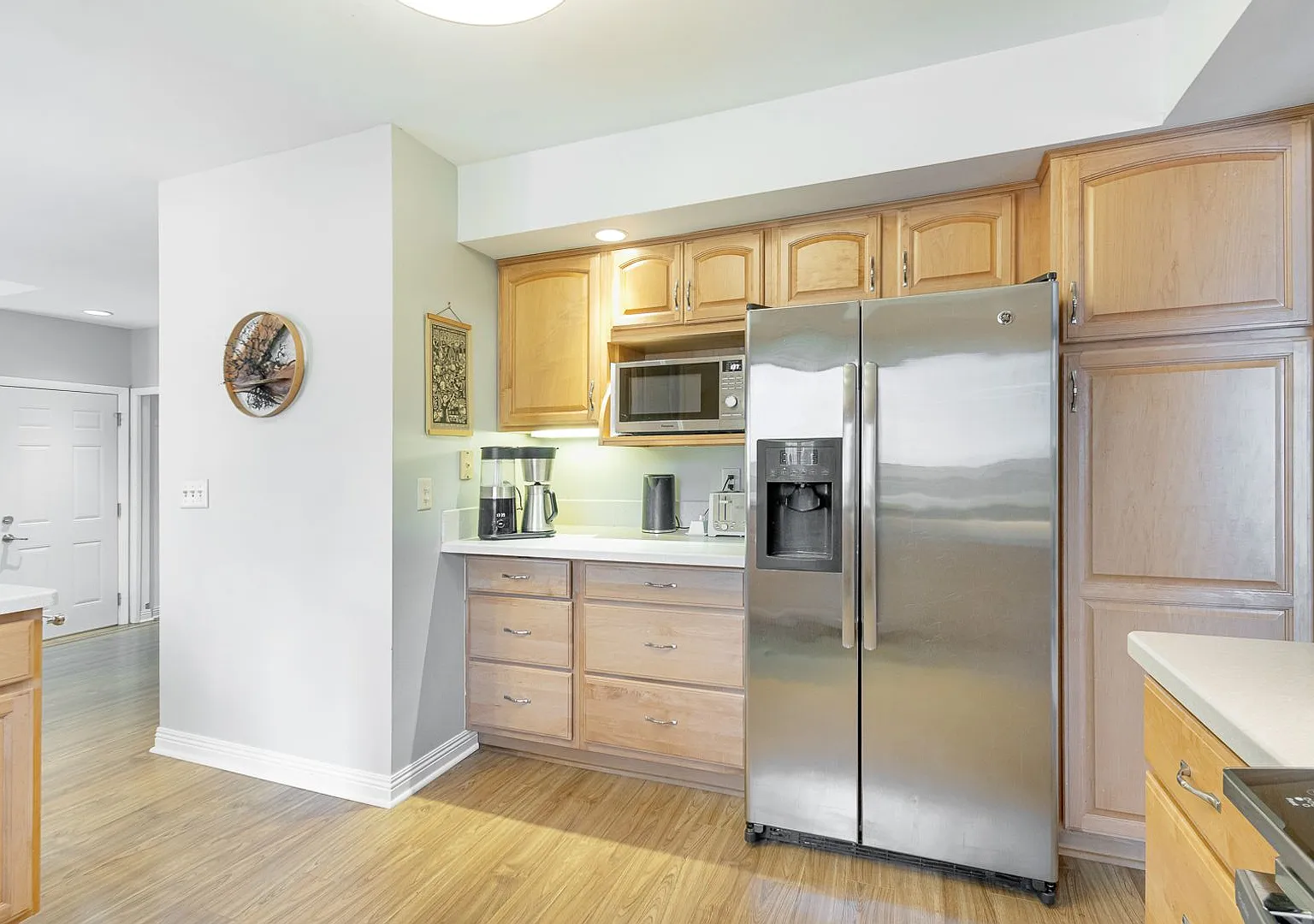 Fully Furnished 5 Bedroom 2.5 Bathroom in Madison, WI — Photo 3