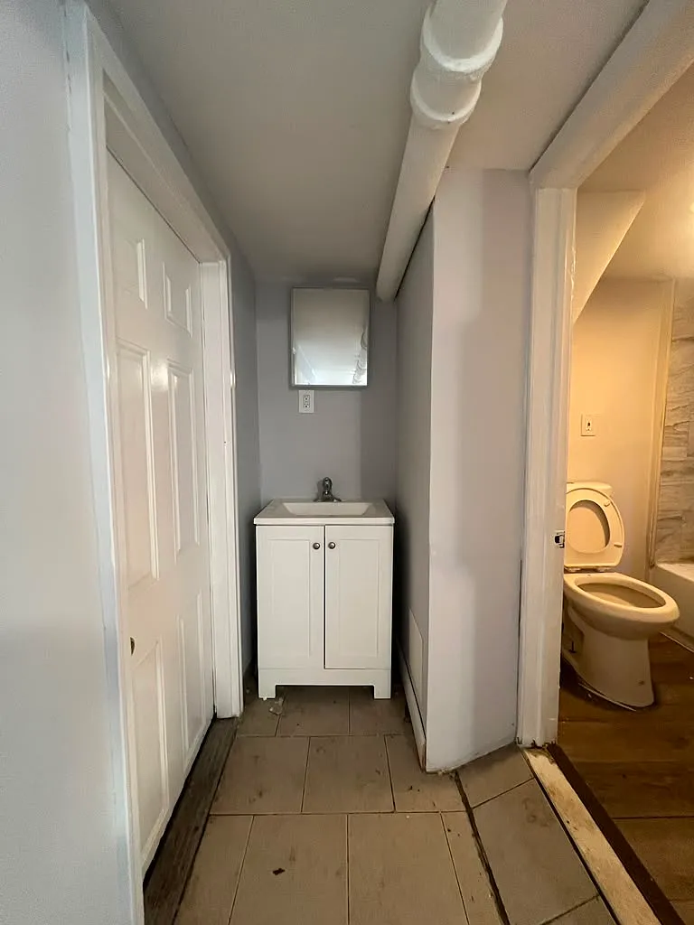 4 Eaton Pl — Photo 1
