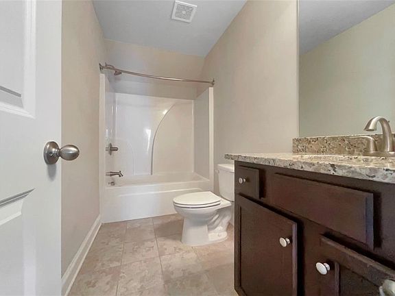 2nd image of 17 Camden Lake Way