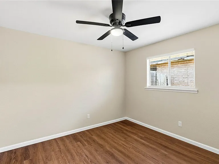 2317 Manitoba Dr — Photo 11