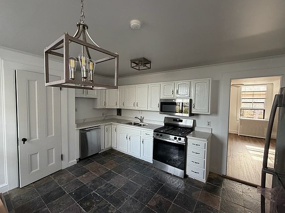 2nd image of 396 Gibbs Ave #B