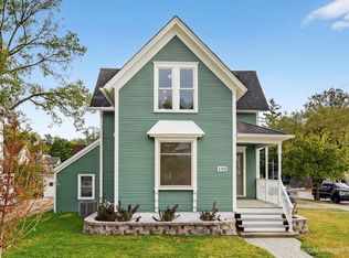 102 Center St, Algonquin, IL 60102