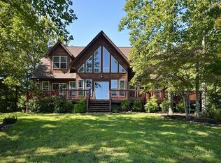401 Grand Oaks Dr, Hendersonville, NC 28792