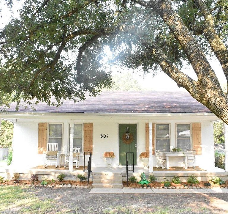 1st image of 807 Center St