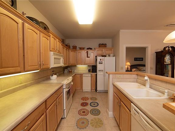3rd image of 1 Highlands Crossing Dr APT 120