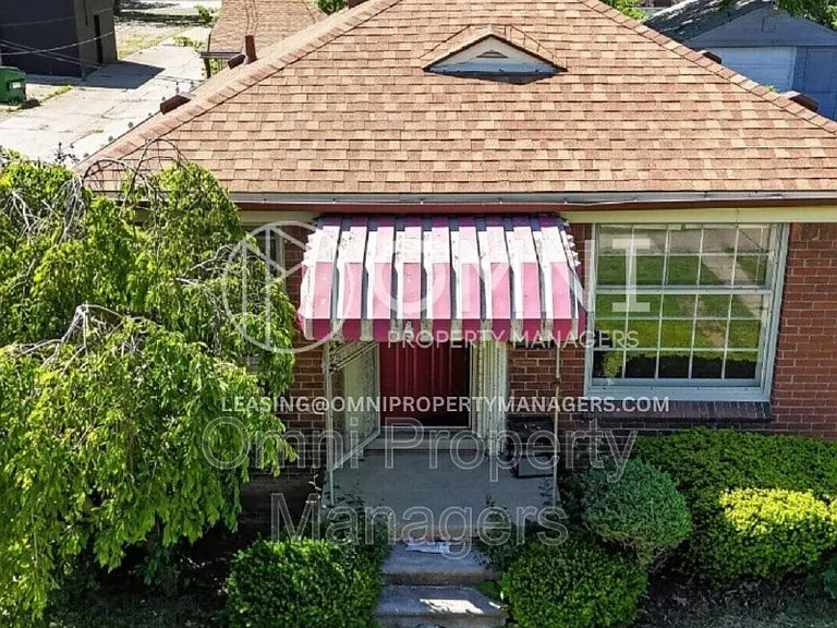 11529 Roxbury St — Photo 6