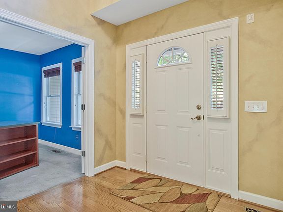 3rd image of 6 Victoria Green Ct