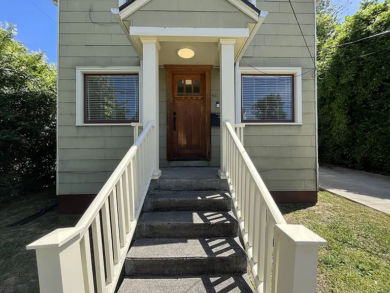 416 SE 32nd Ave — Photo 3