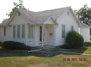 13 NW 5th St, Casey, IL 62420