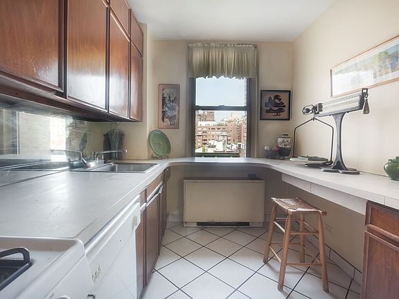 3rd image of 1562 York Ave #9H