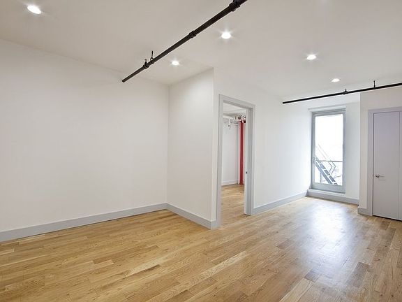 3rd image of 48 Meserole St APT 5B
