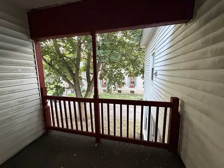 213 Clinton St — Photo 7