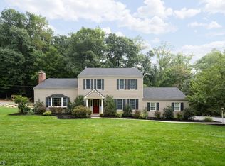 33 Harwich Rd, Morristown, NJ 07960