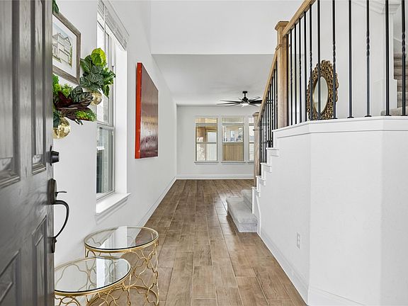3rd image of 1008 Olinda Ct
