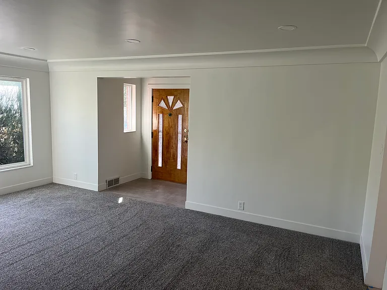 245 N 400 E — Photo 17