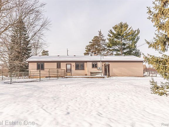 4th image of 22700 Griswold Rd