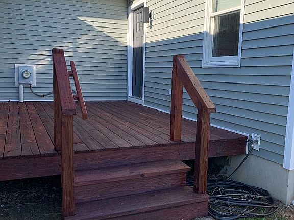 View of private entryway deck
