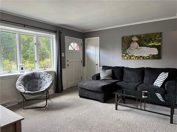 2nd image of 501 Hoover Rd