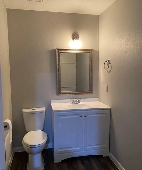1401 Airline Dr #B — Photo 15