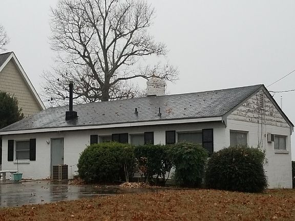 2nd image of 411 Berryville Shores Dr
