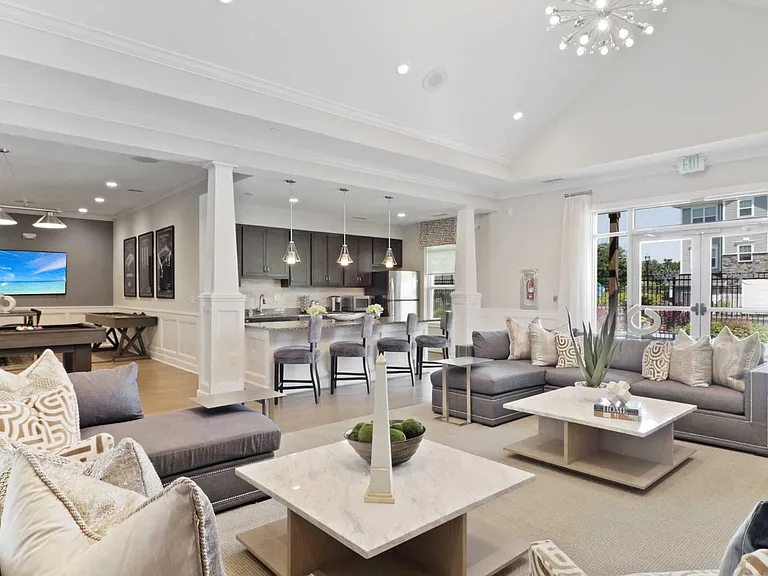 Avanti Luxury Apartments — Photo 13