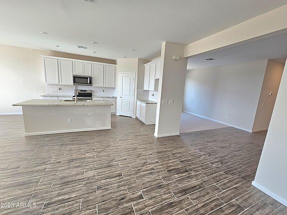 3rd image of 85 S SIENA Lane