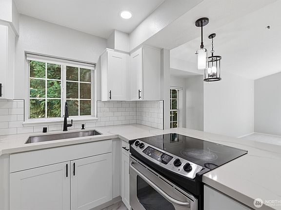 4th image of 2560 118th Avenue SE #3-301