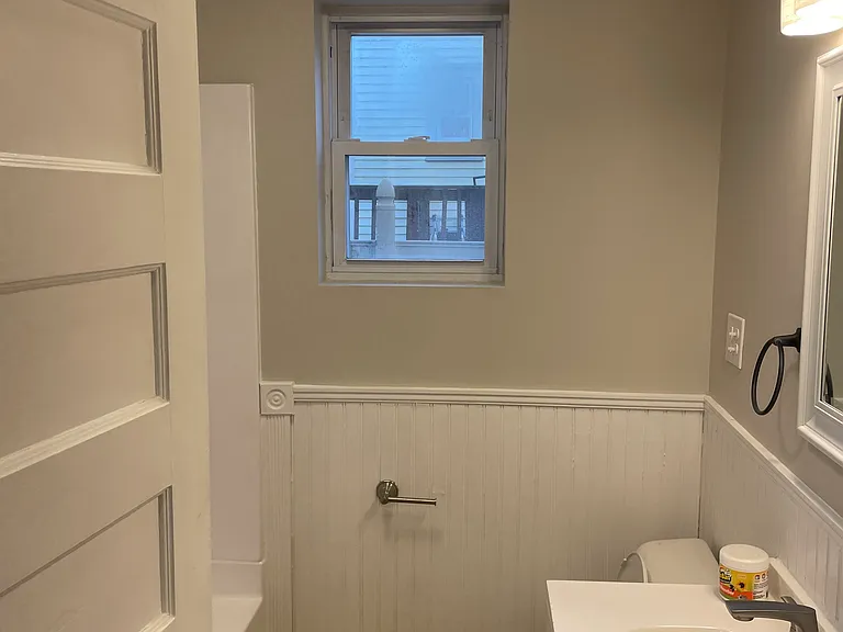 517 Cottage St #1 — Photo 7