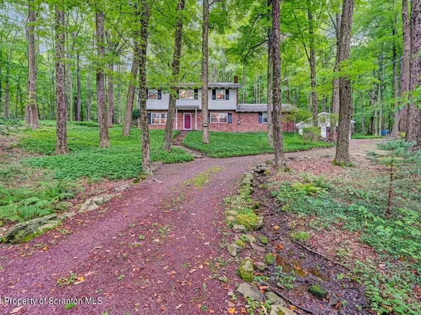 103 Wilcrest Rd, Roaring Brook Township, PA 18444