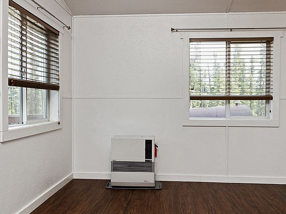 4th image of 2325 Maria St #B