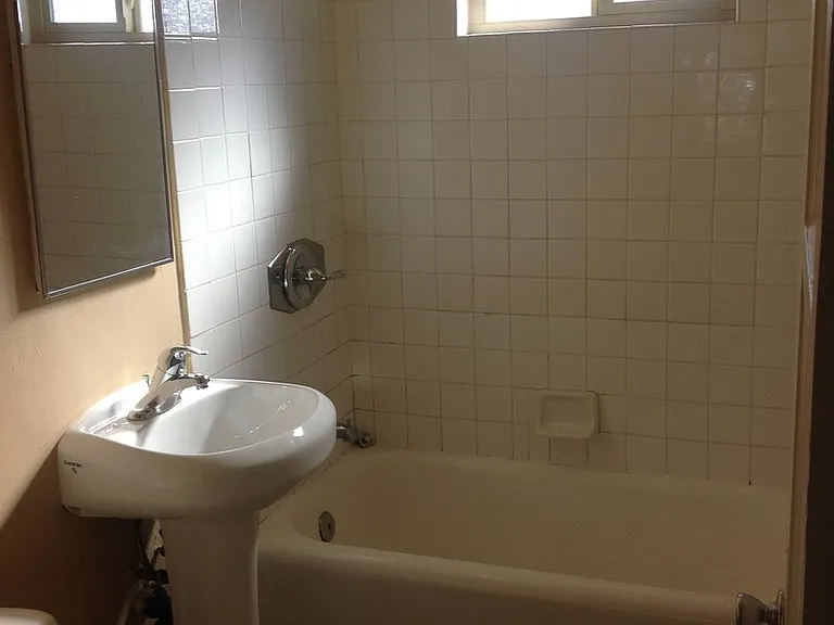 unit on 22nd — Photo 5