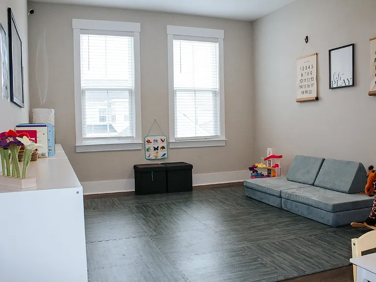 393 Oak Park St — Photo 18