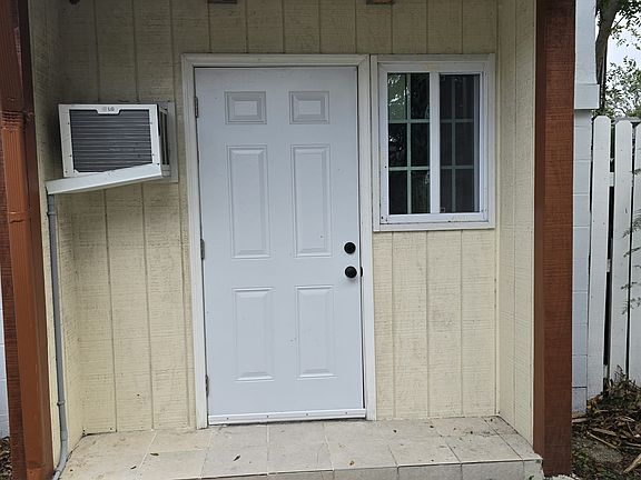 5th image of 3121 S Crystal Lake Dr