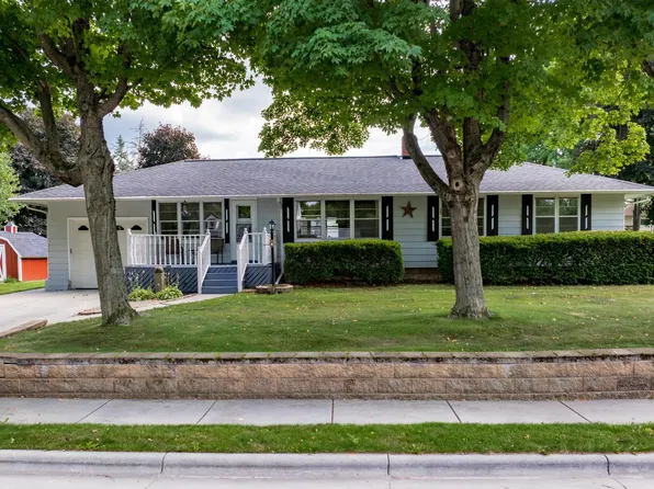 308 Elmberta St, Mauston, WI 53948
