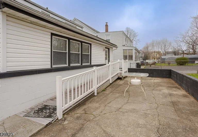 1709 Lawrence St — Photo 19