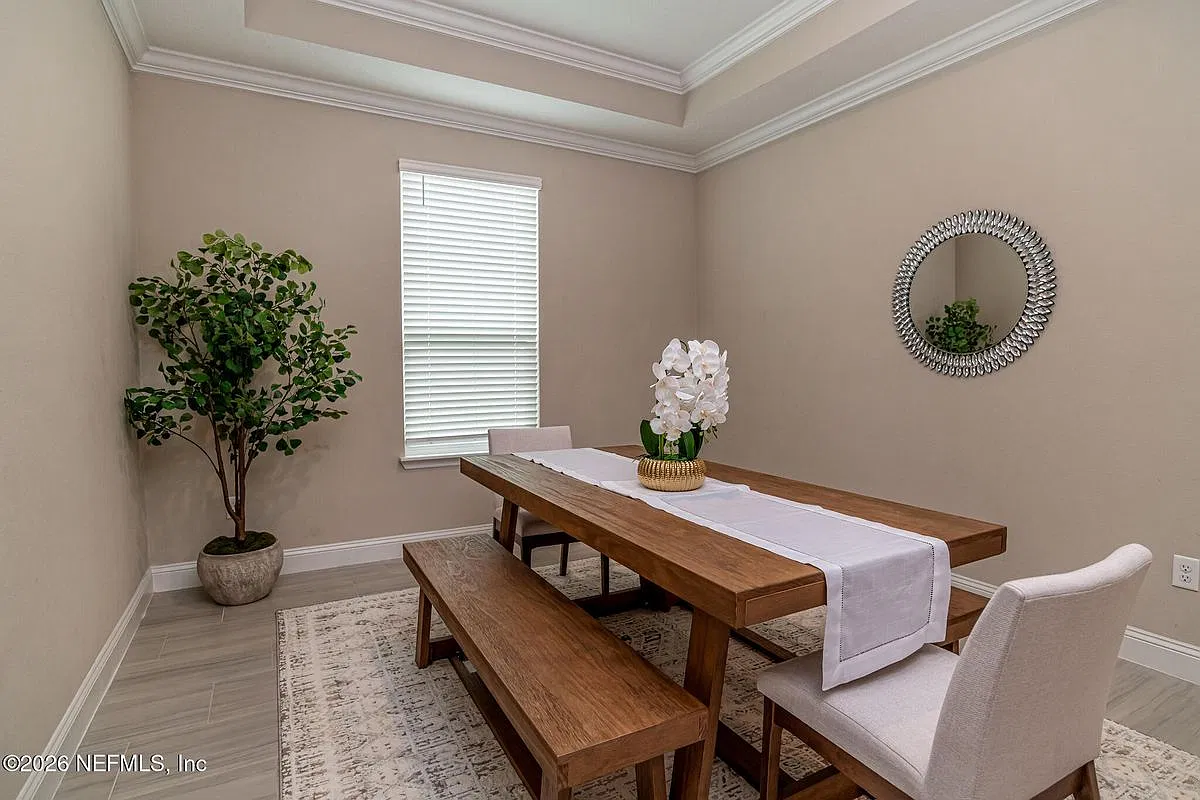 4 bed, 3.0 bath, 2647 sqft, $3,500 — Photo 4