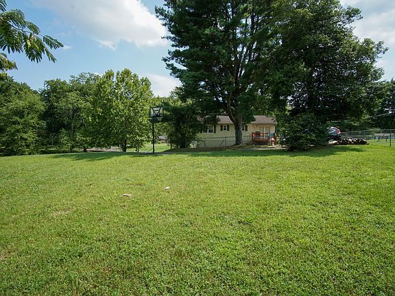 5th image of 7027 Seaver Dr