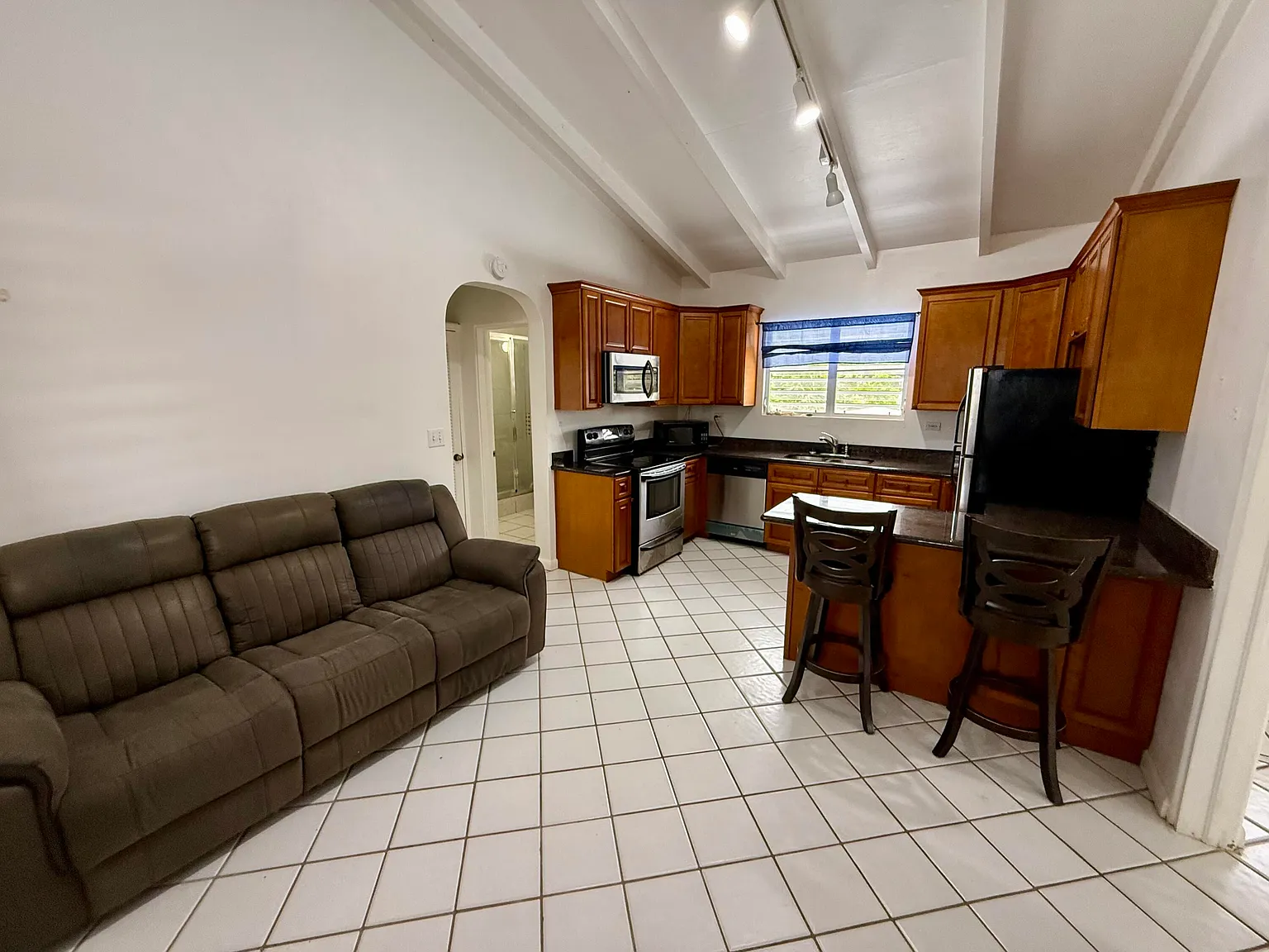 2 bed, $2,000 — Photo 2