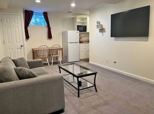 2408 S Hayes St, Arlington, VA 22202