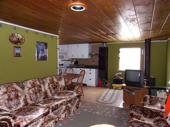 3rd image of 10427 Oakwood Dr
