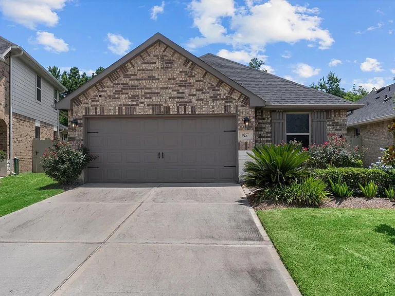 9257 Inland Leather Ln — Photo 1