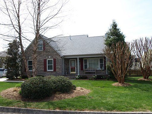 2nd image of 1739 Beauchamp Loop