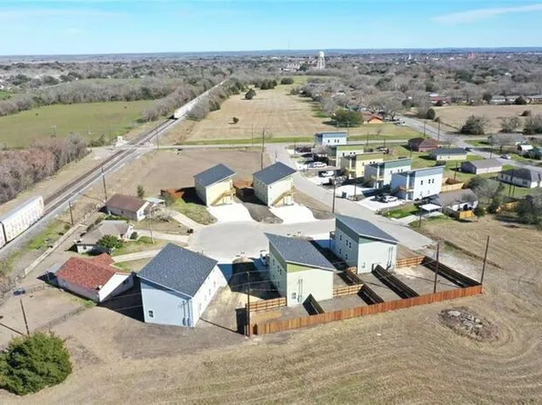 803 Hallie Cv Unit A, Lockhart, TX 78644