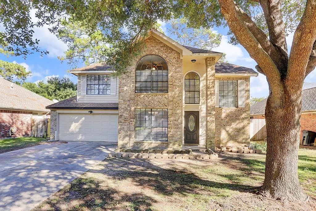 3 bed, 2.5 bath, 1742 sqft, $1,995 — Photo 1