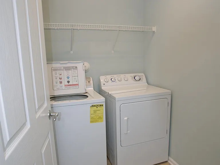 2105 Corwith Dr — Photo 28