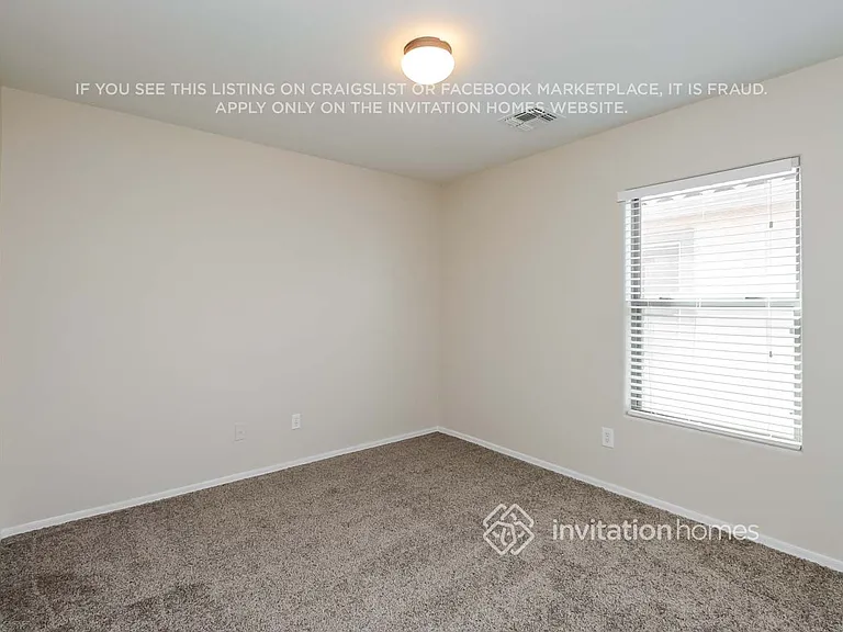 7811 S 63rd Dr — Photo 14